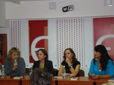 Книгарня "Є" - Елеонора Симонова, Анна Багряна, Ірися Ликович, Лариса Денисенко